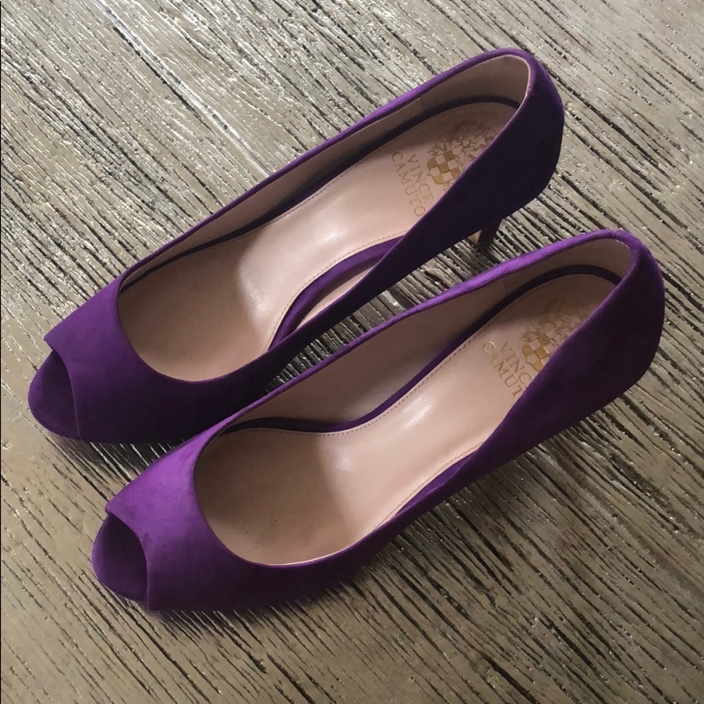 Vince Camuto peep heels 👠